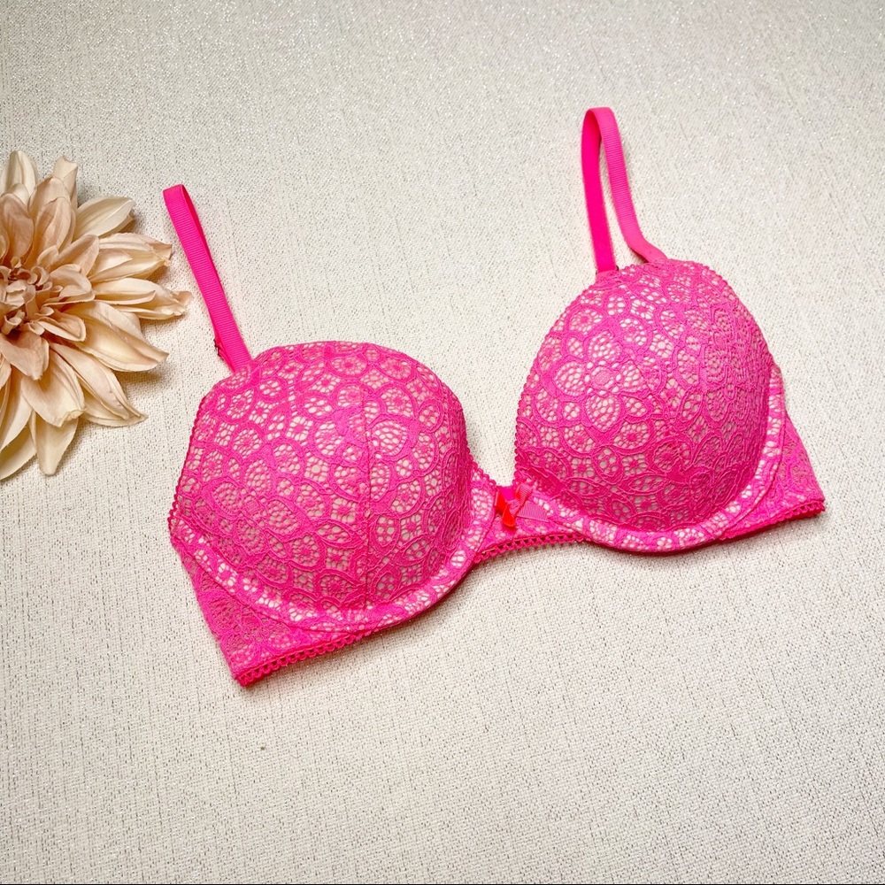Victoria’s Secret Pink Lace Push Up Padded Bra Dream Angels Series 32C - Picture 4 of 9